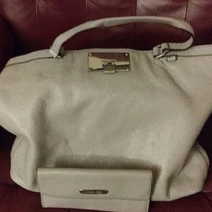 Micheal kors purse n matching wallet